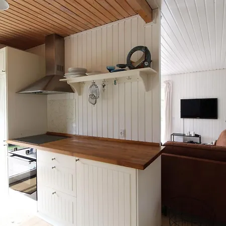 Annlouise - 300m From The Sea By Interhome *