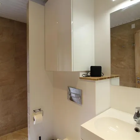 Annlouise - 300m From The Sea By Interhome